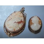 A LARGE OVAL CARVED PORTRAIT CAMEO IN 9CT GOLD PENDANT MOUNT, cameo H 5.5 cm, overall H 8.1 cm to