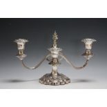 A SHORT SILVER PLATED THREE BRANCH CANDELABRA, W 30 cm