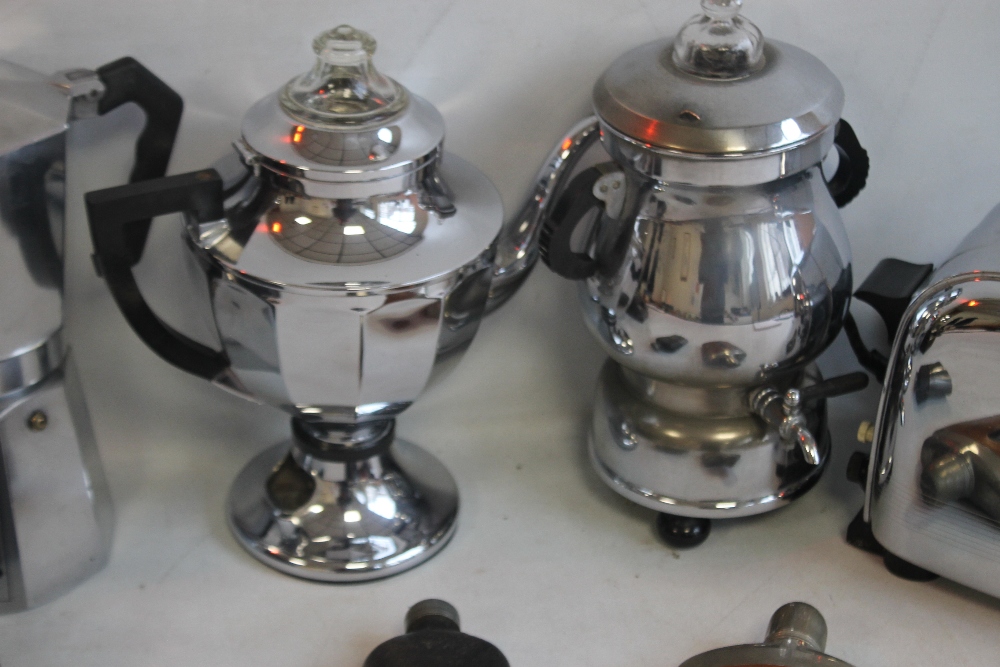 A TRAY OF VINTAGE RETRO COLLECTABLES to include chrome samova, coffee perculator, bakelite tie press - Image 3 of 5