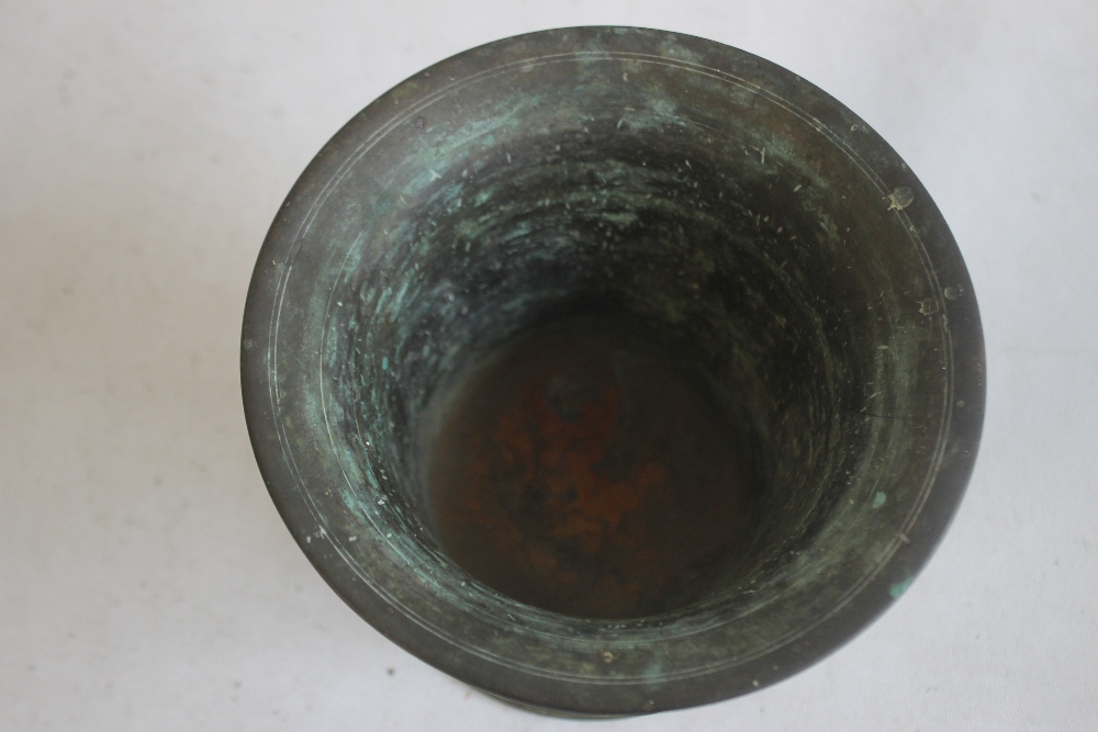 A DATED AND INSCRIBED BRONZE MORTAR, "Nathaniel & Hannah Payne 1728", H 12 cm - Image 14 of 20