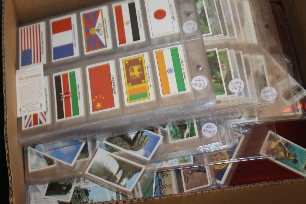 A LARGE QUANTITY OF VARIOUS TEA CARDS, loose and in albums and plastic sleeves - Image 3 of 5