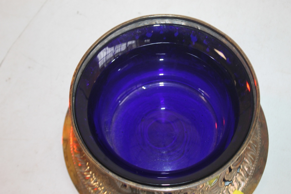 A BRITANNIA SILVER DISH RING, hallmarked London 1905, with blue glass liner, top diameter 18.5 cm, - Image 3 of 8