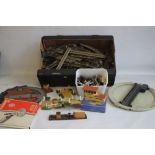 A COLLECTION OF BOXED AND LOOSE '00' GAUGE RAILWAY ITEMS by Hornby, Triang and Fleischmann etc. to