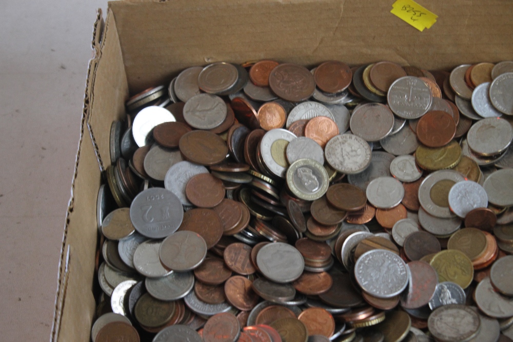 A BOX OF WORLD COINS AND NOTES - Image 2 of 9