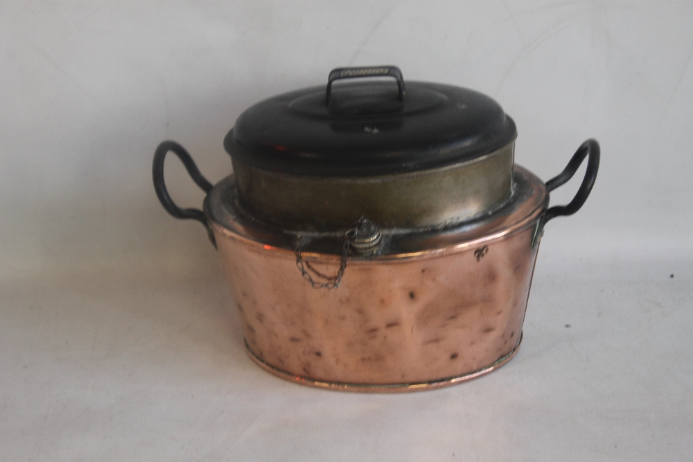 AN ANTIQUE COPPER "WELBANKS BOILERETTE" WITH HOT WATER JACKET, L 34 cm