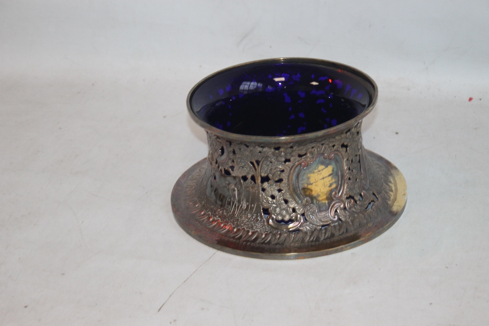 A BRITANNIA SILVER DISH RING, hallmarked London 1905, with blue glass liner, top diameter 18.5 cm,