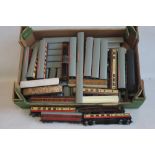 A LARGE QUANTITY OF HORNBY DUBLO RAILWAY CARRIAGES (SOME A/F)