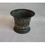 A DATED AND INSCRIBED BRONZE MORTAR, "Nathaniel & Hannah Payne 1728", H 12 cm