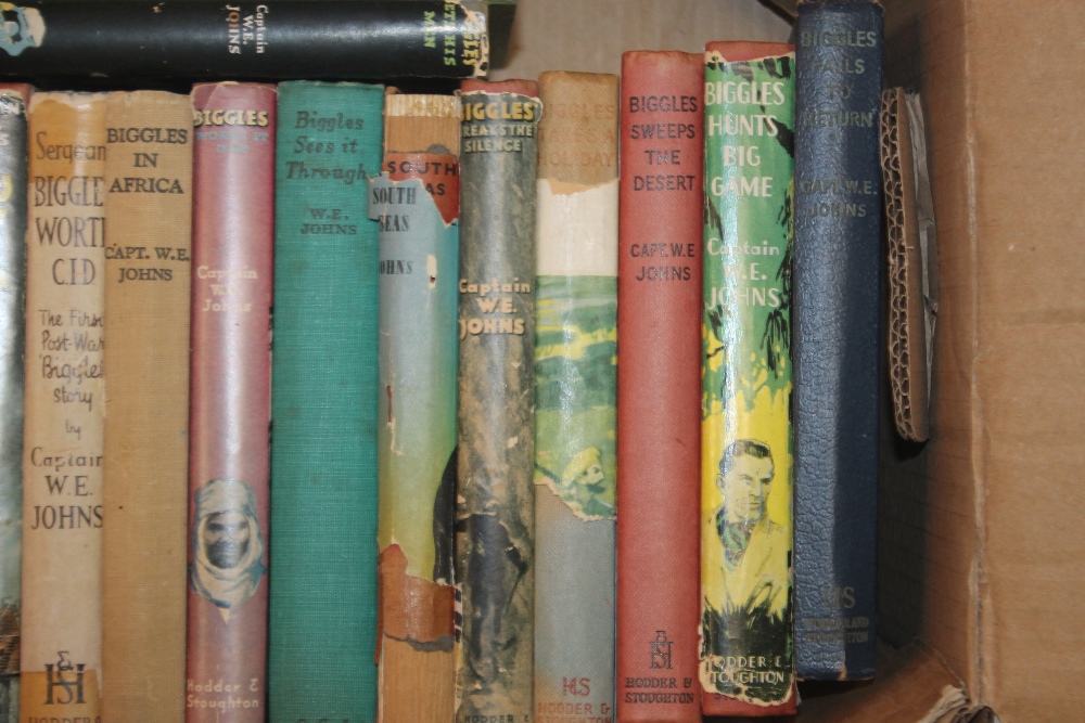 CAPT. W. E. JOHNS BIGGLES BOOKS to include mainly late 1940s / 1950s Hodder & Stoughton hardbacks, - Image 3 of 3