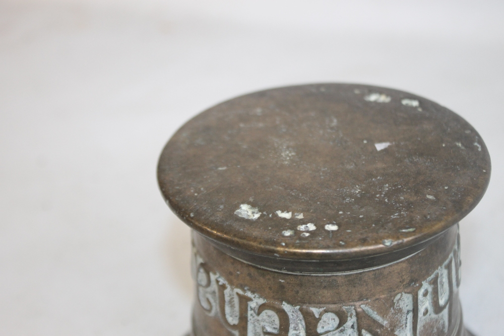 A DATED AND INSCRIBED BRONZE MORTAR, "Nathaniel & Hannah Payne 1728", H 12 cm - Image 19 of 20
