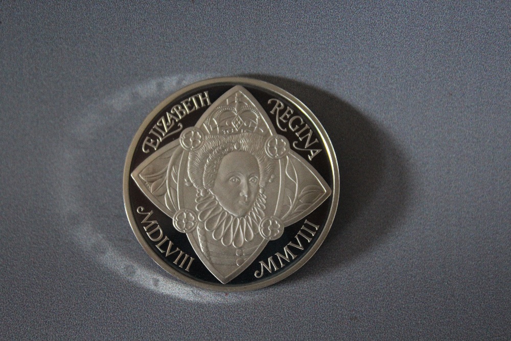 A ROYAL MINT 2008 QUEEN ELIZABETH I SILVER PROOF £5 COIN, with COA/Booklet, in original presentation - Image 2 of 3