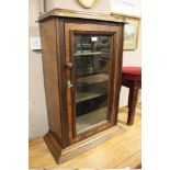 AN ANTIQUE OAK GLAZED WALL CUPBOARD H-90 W-61 CM