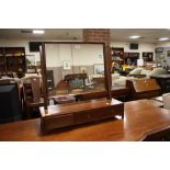 A MAHOGANY DRESSING MIRROR WITH THREE DRAWERS H-61 CM W-63 CM