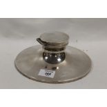 A CHESTER HALLMARKED SILVER VERY LARGE CAPSTAN INKWELL