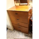 A SMALL RETRO TEAK FIVE DRAWER CHEST H-85 CM W-63 CM