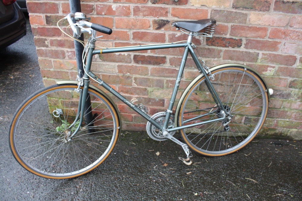 A RETRO RALEIGH ROAD BICYCLE