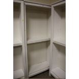 A LARGE MODERN OPEN FLOORSTANDING BOOKCASE WITH SHELVES H-198 CM W-90 CM