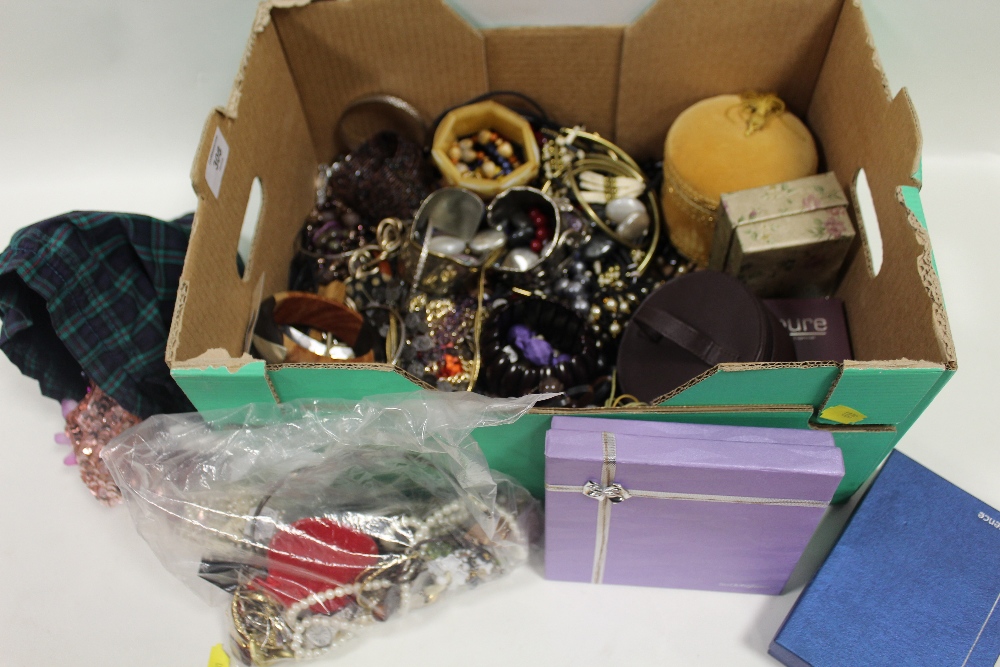 A QUANTITY OF COSTUME JEWELLERY ETC