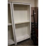 A LARGE MODERN OPEN FLOORSTANDING BOOKCASE WITH SHELVES H-198 CM W-90 CM