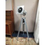 A FLOOR STANDING MODERN TRIPOD SPOTLIGHT STYLE LAMP - ADJUSTABLE HEIGHT