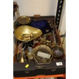 A TRAY OF MOSTLY BRASSWARE to include vintage scales and weights, horse brasses etc.