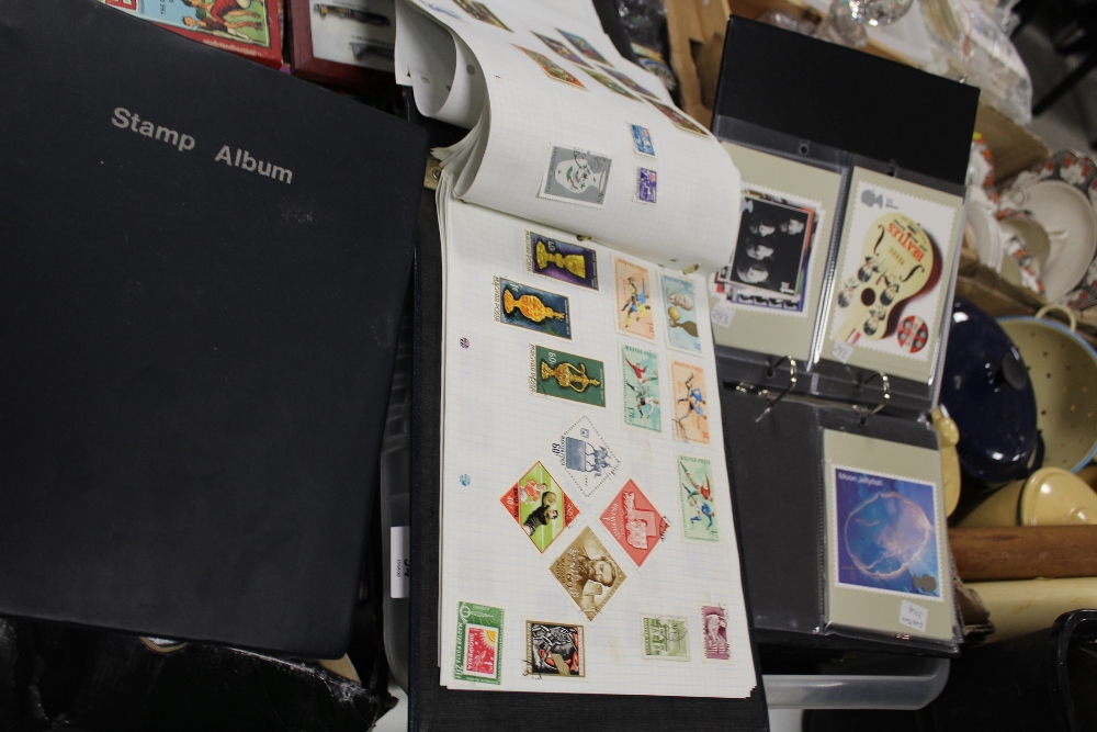 A COLLECTION OF FIRST DAY COVERS AND STAMPS both loose and in albums - Image 2 of 2