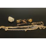 A BAG OF ASSORTED GOLD AND YELLOW METAL JEWELLERY A/F to include two 9ct gold rings, a chain stamped