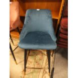 A MODERN TEAL UPHOLSTERED TALL STOOL - SEAT H 67 CM