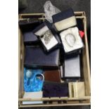 A TRAY OF ASSORTED COSTUME JEWELLERY