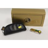 A BOXED FRANKLIN MINT LIMITED EDITION JOHN DEERE COLLECTORS POCKET KNIFE WITH ARTICULATED TRACTOR