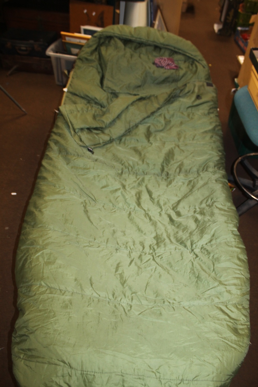 A TERRY HEARN ROAMER X-DASH LITE BED CHAIR AND A JRC SLEEPING BAG - Image 4 of 4