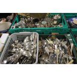 TWO TRAYS OF METALWARE TO INCLUDE WHITE METAL ITEMS, FLATWARE ETC. (NOT INCLUDING TRAYS)