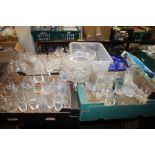 A QUANTITY OF ASSORTED GLASSWARE TO INCLUDE CUT GLASS (NOT INCLUDING TRAYS)