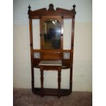 A MAHOGANY MIRRORED HALL COAT / HAT STAND, EARLY 1900S