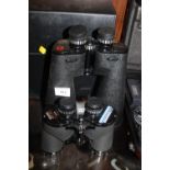 TWO PAIRS OF BINOCULARS TO INCLUDE KONUS FIELD BINOCULARS AND COMMODORE BINOCULARS