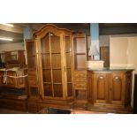 A LARGE OAK ARCHED MODULAR DISPLAY CABINET IN TWO SECTIONS, TWO OAK NARROW STORAGE DISPLAY UNITE