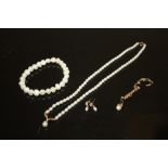 A 9CT GOLD MOUNTED PEARL NECKLACE AND DROPPER EARRINGS SET, TOGETHER WITH A 9CT GOLD & PEARL PENDANT