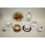 A COLLECTION OF AYNSLEY CERAMICS TO INCLUDE AN ORCHARD GOLD CUP AND SAUCER, CUP AND SAUCER WITH
