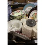 A TRAY OF CERAMICS TO INCLUDE ROYAL DOULTON, AYNSLEY CABINET PLATES, MALING BOWL AND SERVERS ETC.