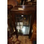 AN OAK SMALL CHINA DISPLAY CABINET W-55 CM