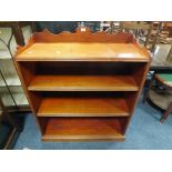 AN ANTIQUE MAHOGANY OPEN BOOKCASE H-110 CM W-92 CM