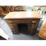 AN ANTIQUE TWIN PEDESTAL KNEE HOLE DESK H-82 CM W-97 CM