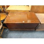 AN ANTIQUE PINE BLANKET BOX A/F W-94 CM