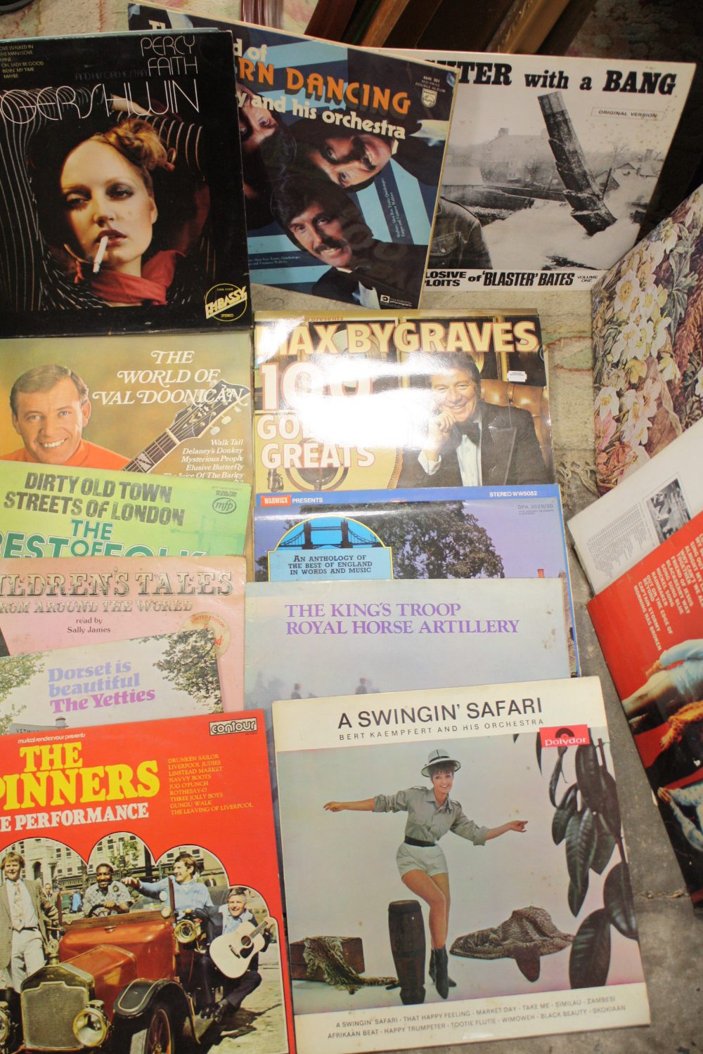 A BOX OF MOSTLY CLASSICAL LP RECORDS