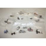 A QUANTITY OF VINTAGE PAIRS OF EARRINGS TO INCLUDE SILVER EXAMPLES