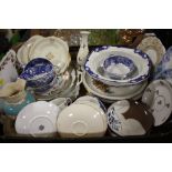 A TRAY OF ASSORTED CERAMICS TO INCLUDE ART DECO MINTONS SIDE PLATES, TOGETHER WITH A TRAY OF