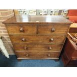 A VICTORIAN MAHOGANY 5 DRAWER CHEST H-111 CM W-113 CM