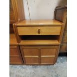 A RETRO 'NATHAN. TEAK SIDE CABINET H-74 CM W-52 CM