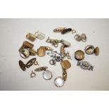A COLLECTION OF VINTAGE CUFFLINKS ETC