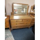 AN OAK 1940'S DRESSING TABLE W-103 CM